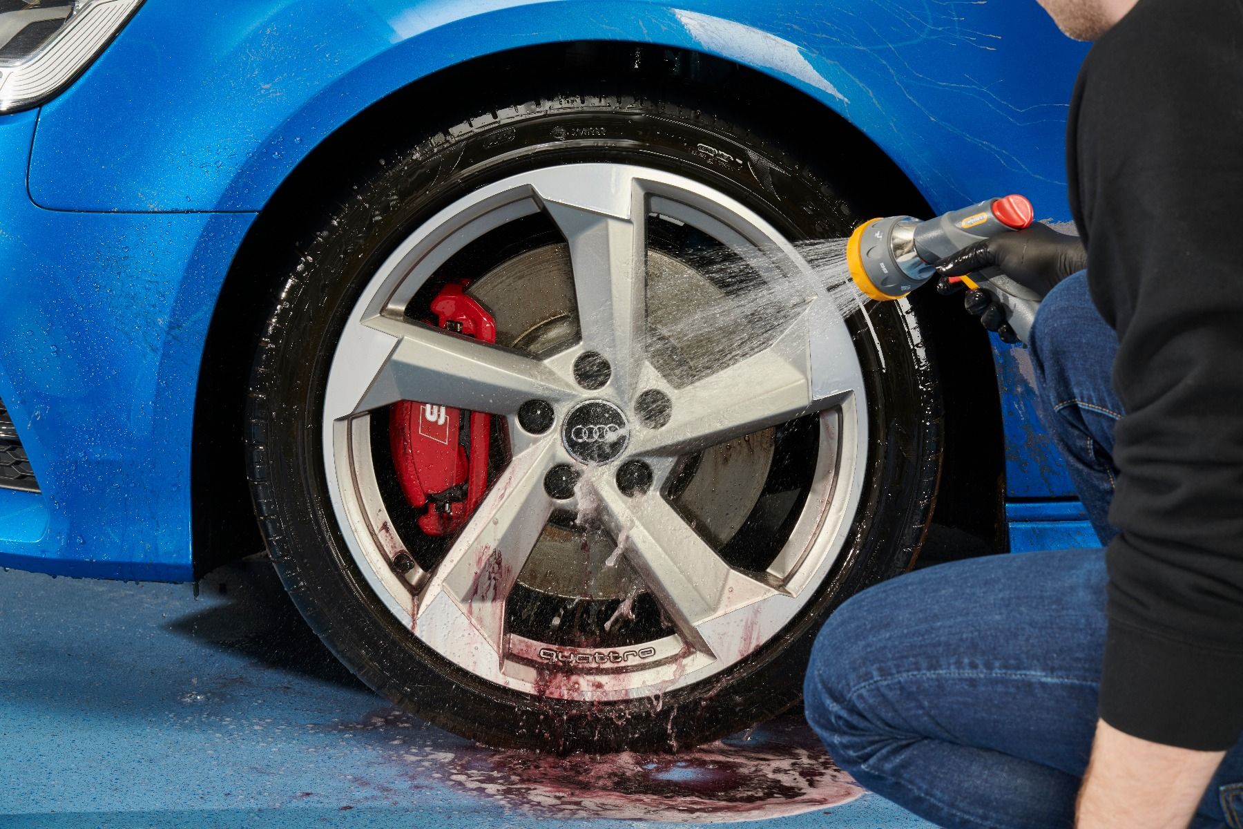 autoglym-wheel-cleaning-mousse-6.jpg
